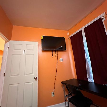 Fidellia Iron Room, Queen Bed Minutes From Newark Liberty International Airport And Newark Penn Station Екстериор снимка