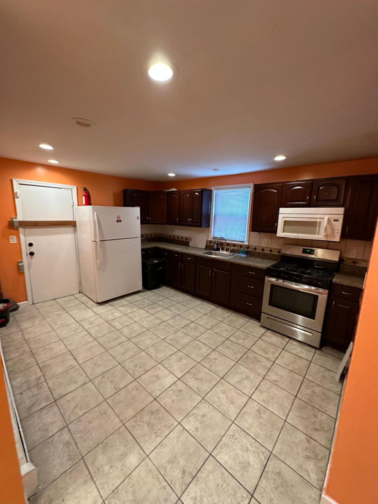Fidellia Iron Room, Queen Bed Minutes From Newark Liberty International Airport And Newark Penn Station Екстериор снимка